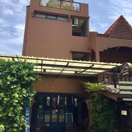 Chiangmai Hometel Чиангмай Екстериор снимка