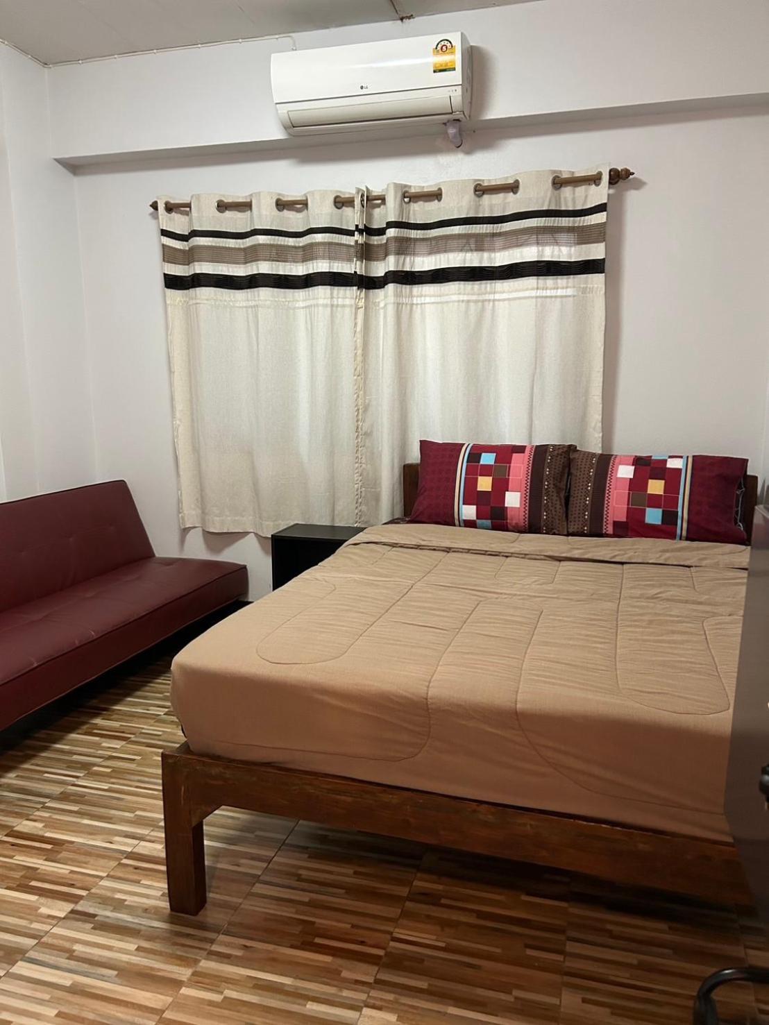 Chiangmai Hometel Чиангмай Екстериор снимка
