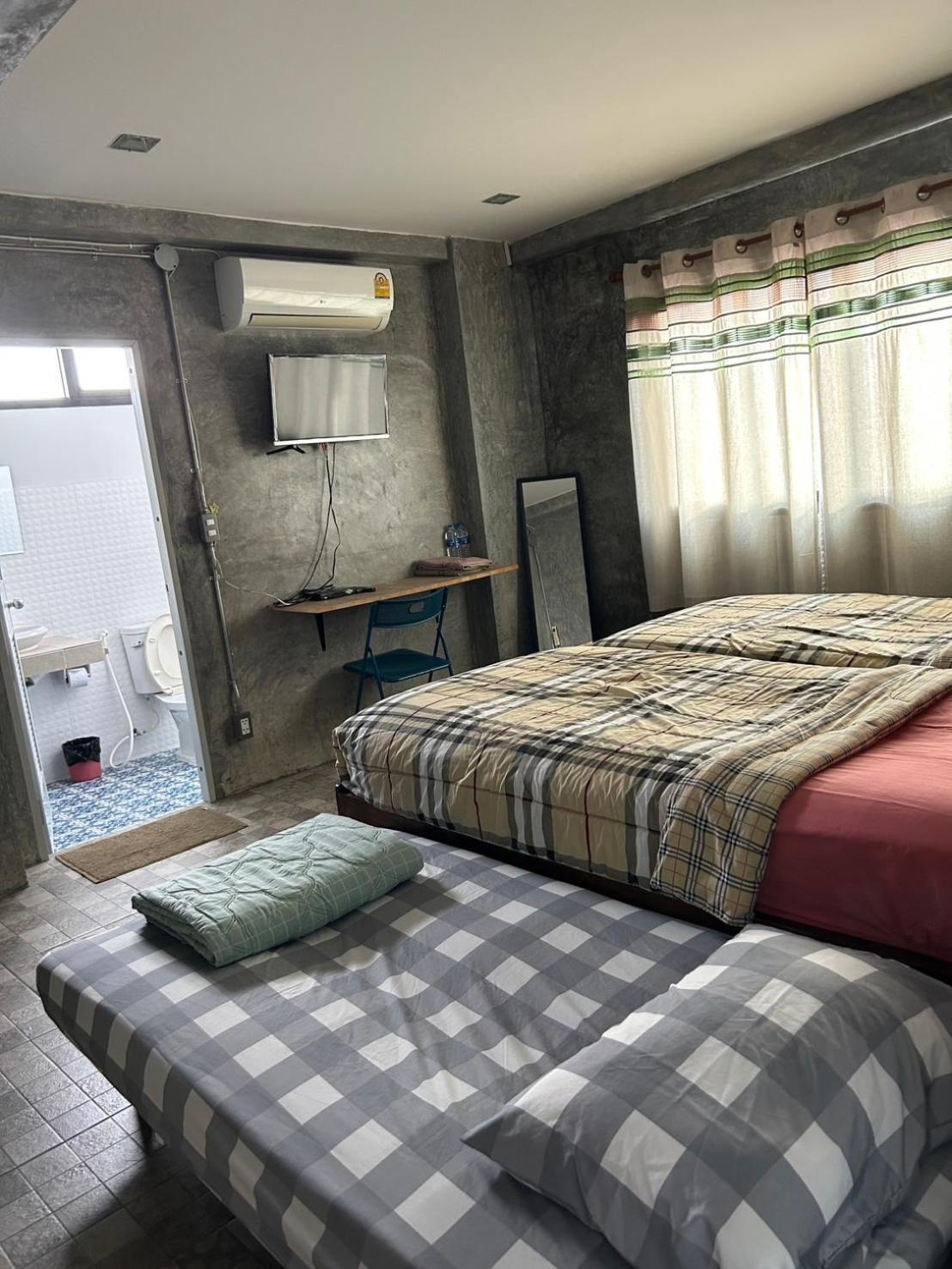 Chiangmai Hometel Чиангмай Екстериор снимка